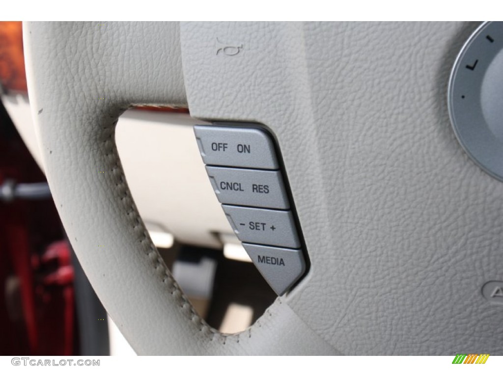 2004 Navigator Luxury - Merlot Red Metallic / Light Parchment photo #30