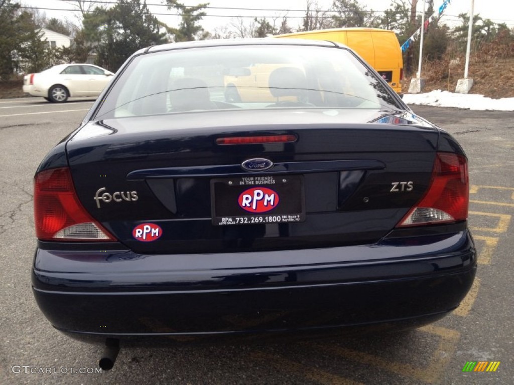 2004 Focus ZTS Sedan - Twilight Blue Metallic / Medium Parchment photo #15