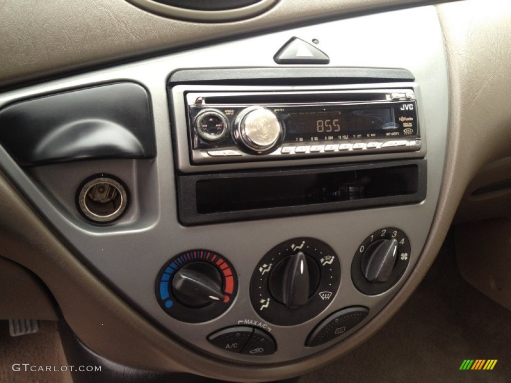 2004 Focus ZTS Sedan - Twilight Blue Metallic / Medium Parchment photo #28