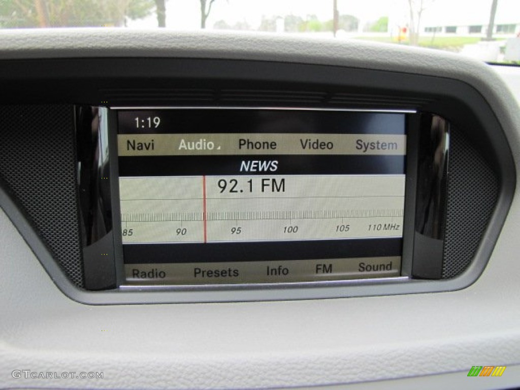 2011 Mercedes-Benz E 550 Cabriolet Audio System Photo #91309902