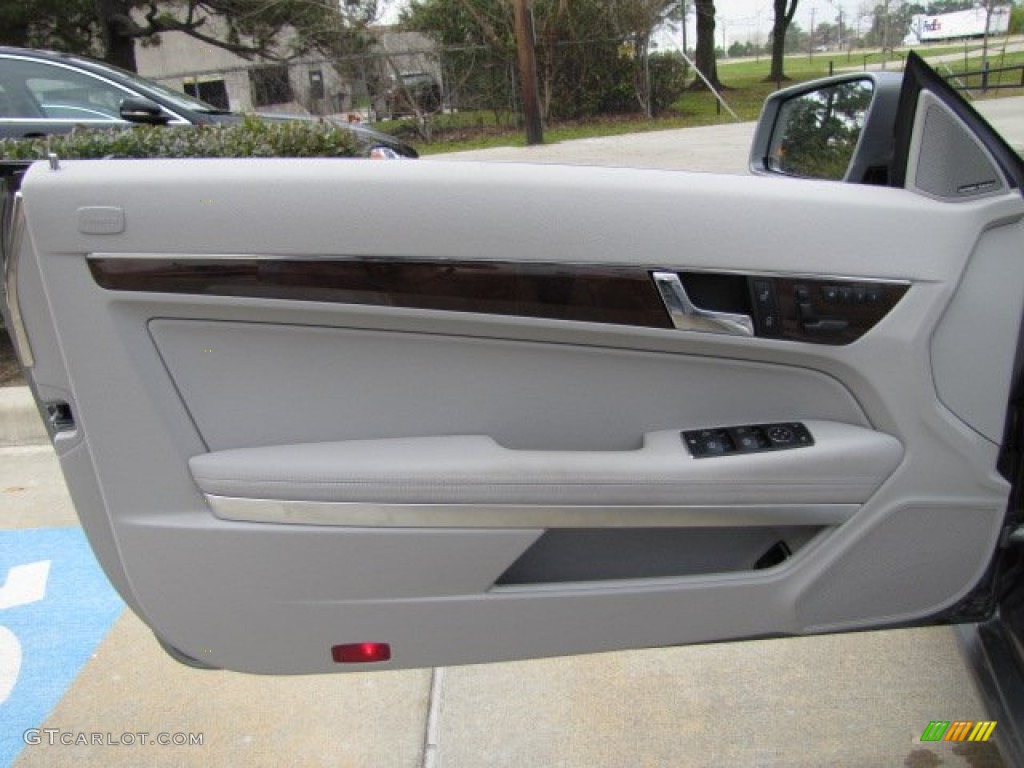 2011 Mercedes-Benz E 550 Cabriolet Ash/Dark Grey Door Panel Photo #91310214