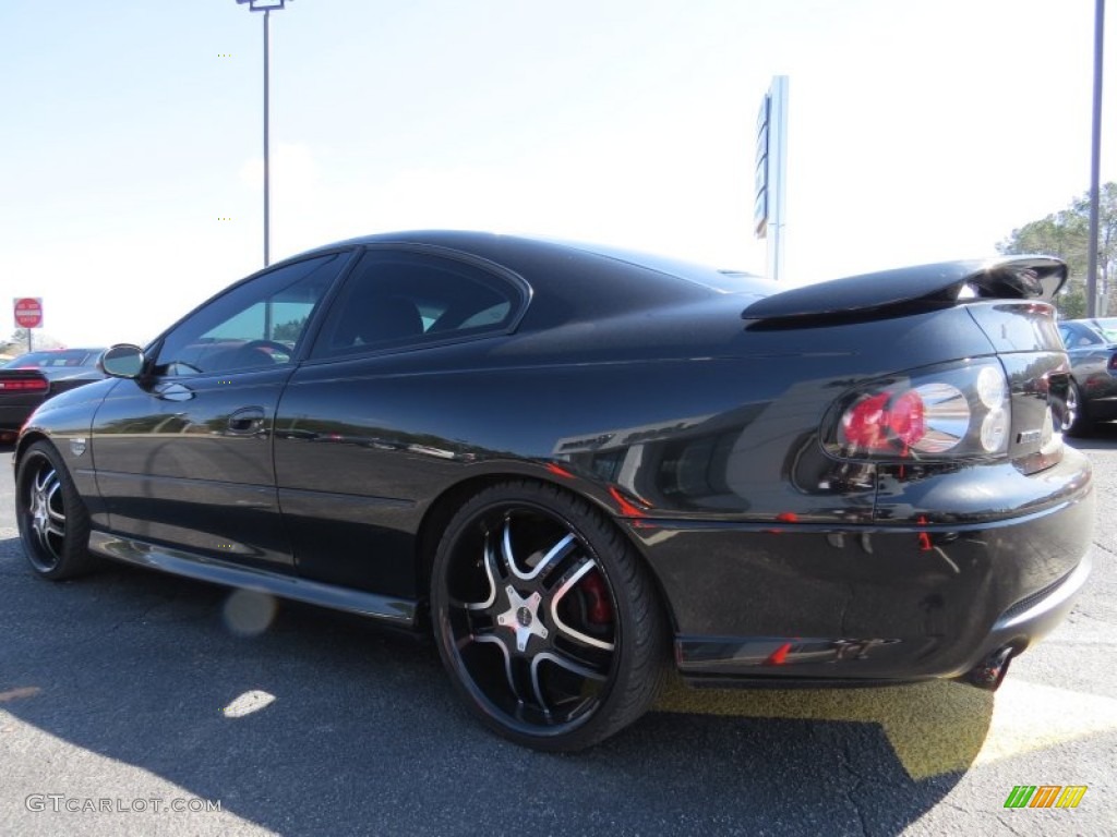 2006 GTO Coupe - Phantom Black Metallic / Red photo #5