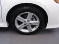 Super White - Camry SE Photo No. 16