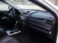 Super White - Camry SE Photo No. 23