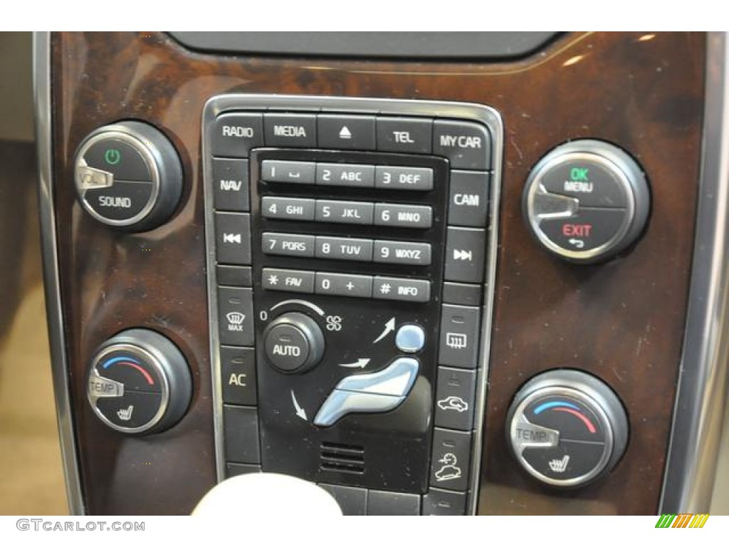 2012 Volvo XC70 T6 AWD Controls Photo #91321426