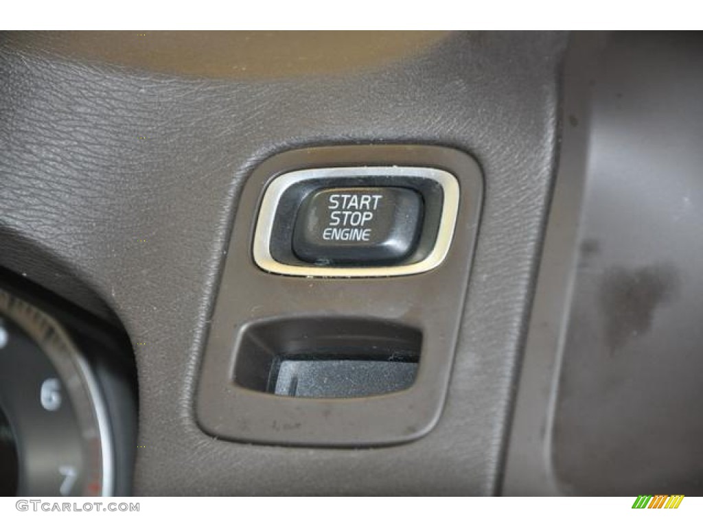 2012 Volvo XC70 T6 AWD Controls Photos