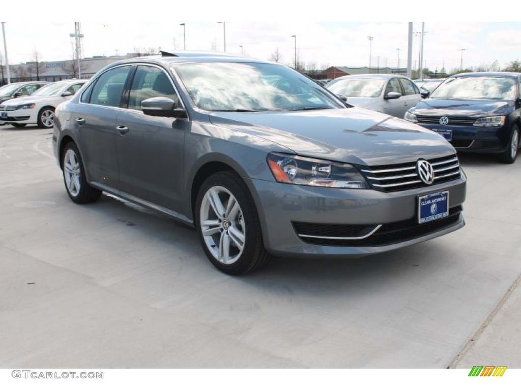 2014 Passat 1.8T SE - Platinum Gray Metallic / Moonrock photo #1