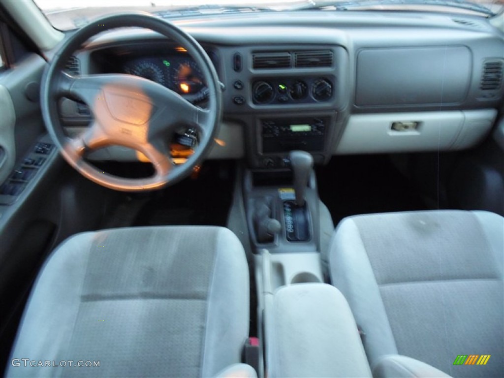 2001 Montero Sport XLS 4x4 - New Zealand Green Pearl / Gray photo #20