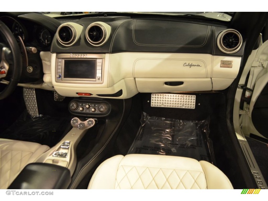 2010 Ferrari California Standard California Model Crema Dashboard Photo #91334746