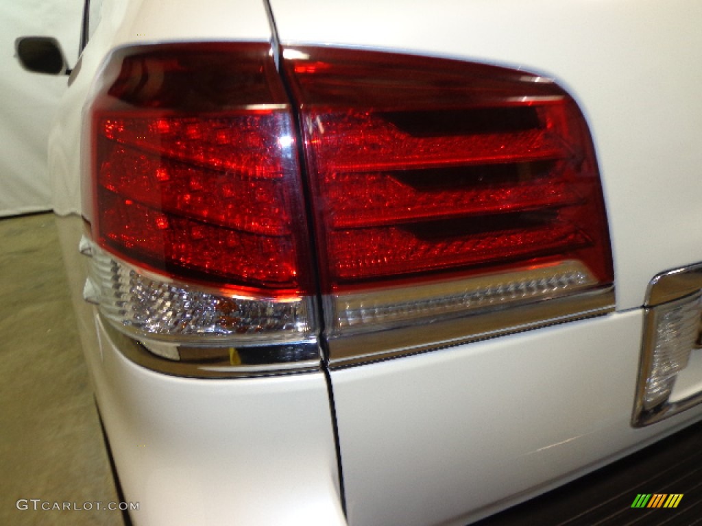2013 LX 570 - Starfire White Pearl / Black/Mahogany Accents photo #14
