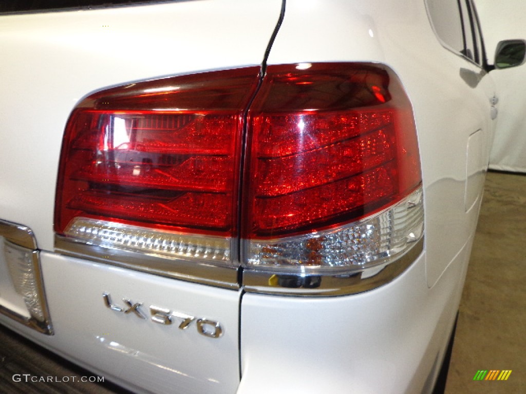 2013 LX 570 - Starfire White Pearl / Black/Mahogany Accents photo #15