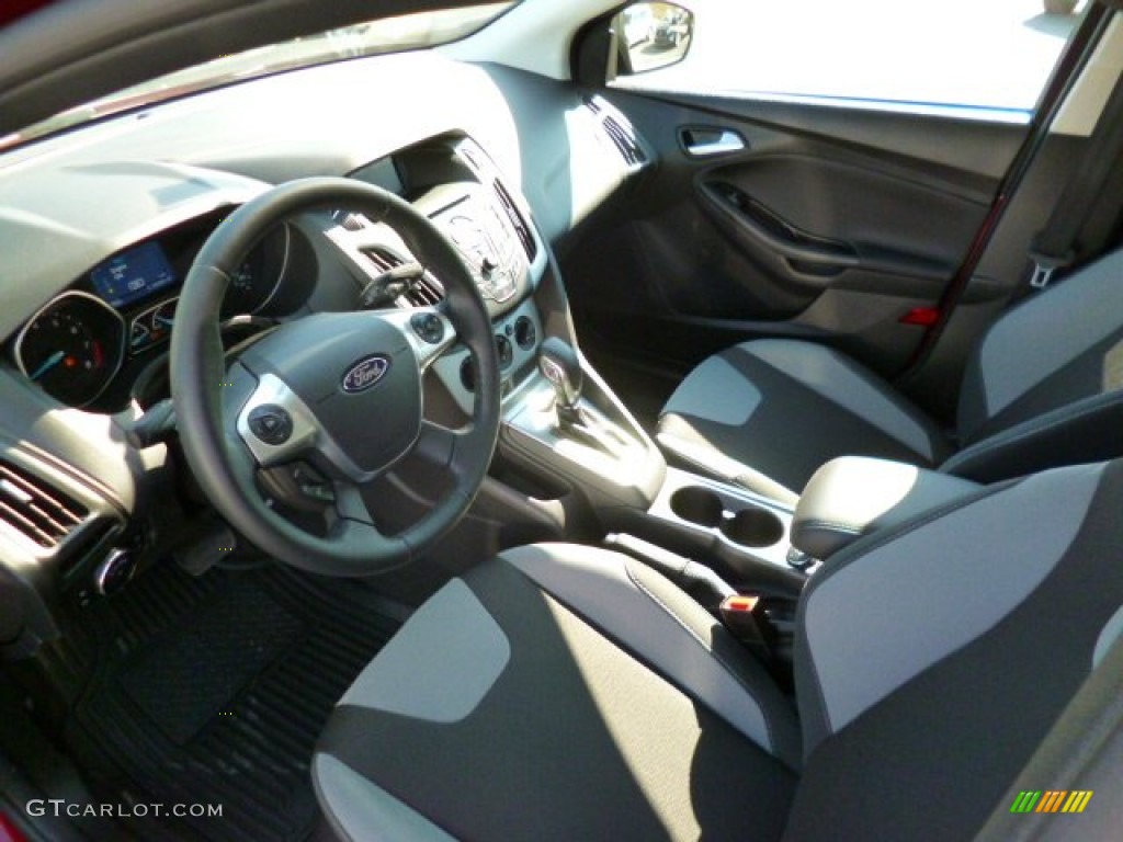 2014 Focus SE Hatchback - Ruby Red / Medium Light Stone photo #17