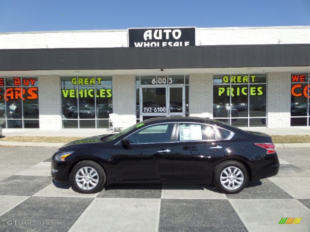 2014 Altima 2.5 S - Super Black / Charcoal photo #1