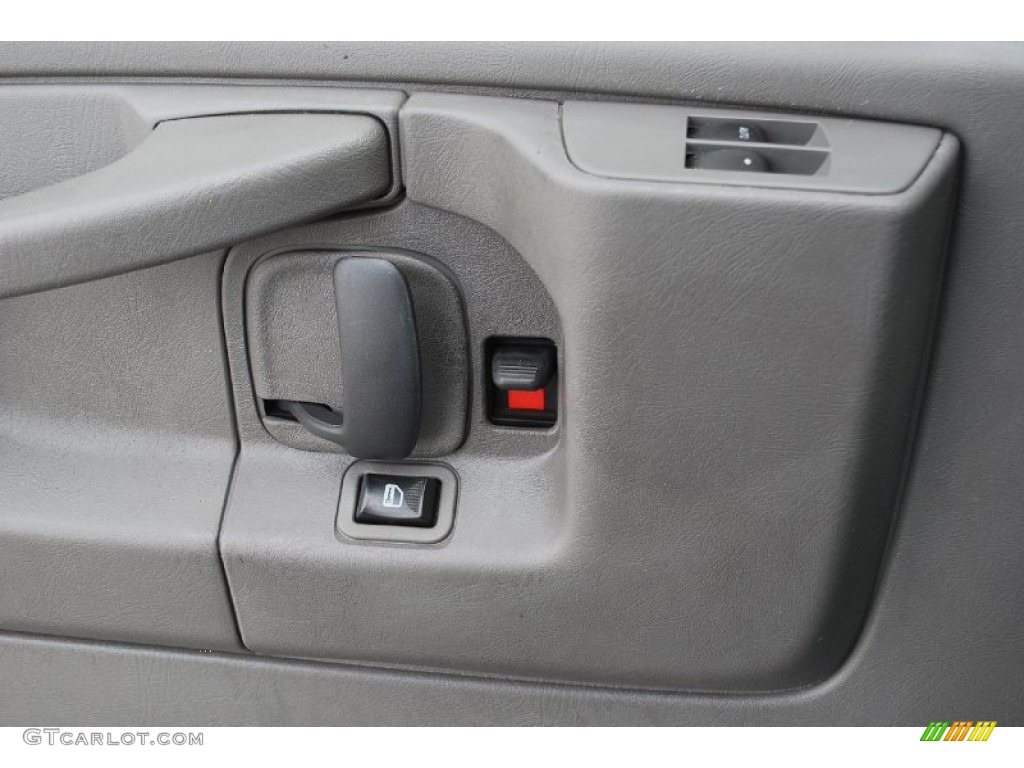 2008 Express 1500 Cargo Van - Summit White / Medium Pewter photo #15
