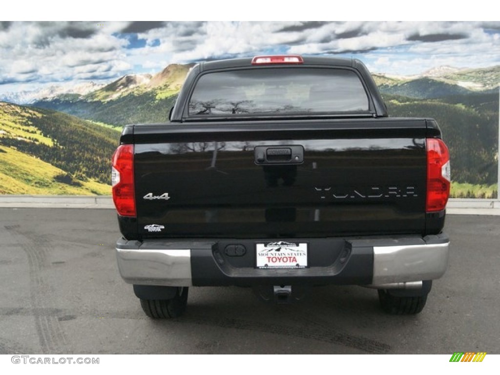 2014 Tundra SR5 Crewmax 4x4 - Black / Graphite photo #4