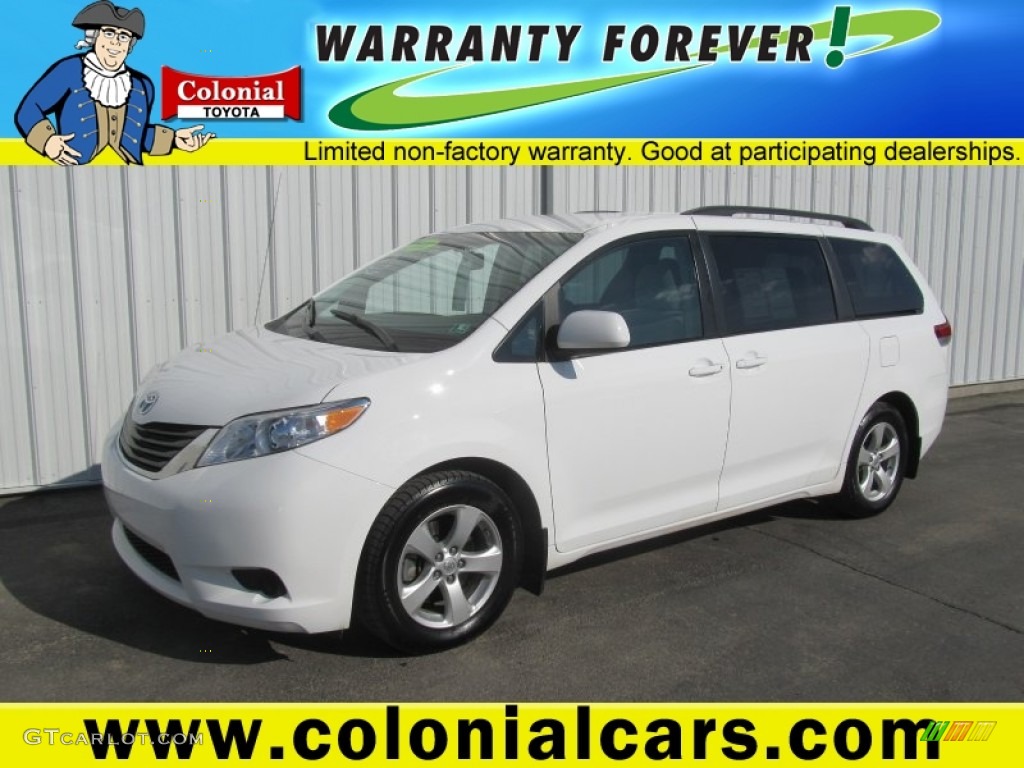 2011 Sienna LE - Super White / Light Gray photo #1