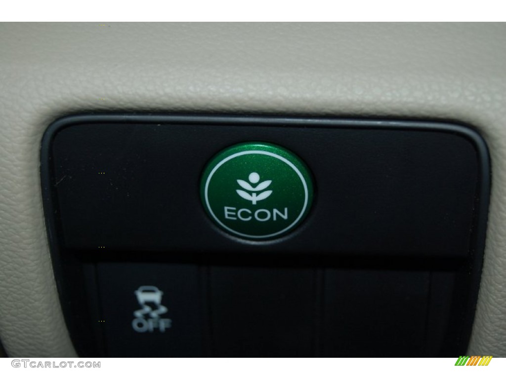 2014 Honda Accord Hybrid Sedan Controls Photo #91386646