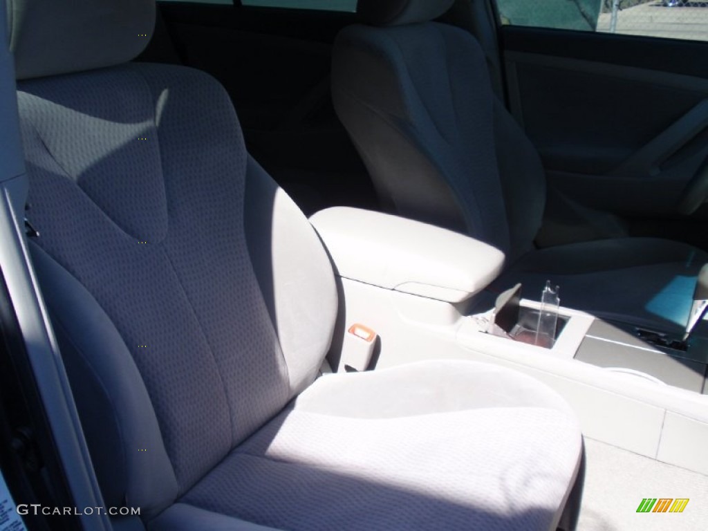 2011 Camry LE - Magnetic Gray Metallic / Bisque photo #24