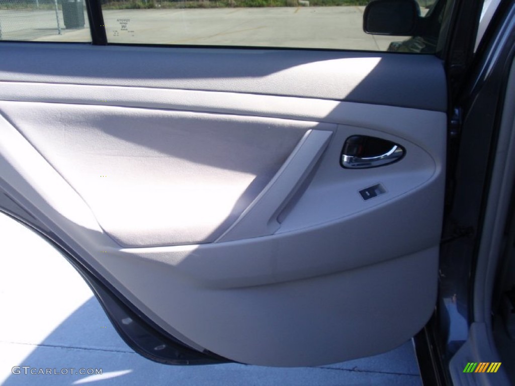 2011 Camry LE - Magnetic Gray Metallic / Bisque photo #30