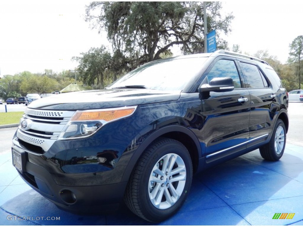 2014 Explorer XLT - Dark Side / Medium Light Stone photo #1