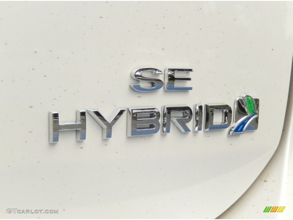 2014 Ford C-Max Hybrid SE Marks and Logos Photos