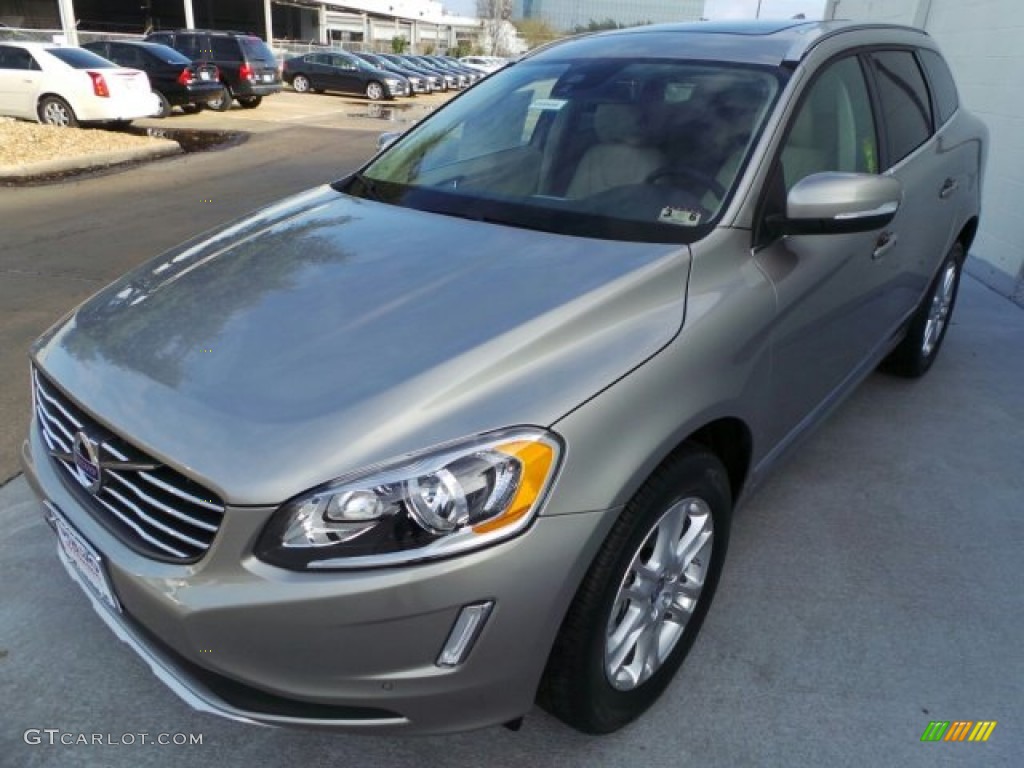 Sea Shell Metallic 2015 Volvo XC60 T5 Drive-E Exterior Photo #91397203