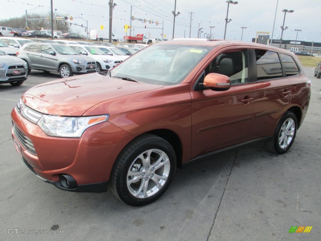 Copper Metallic 2014 Mitsubishi Outlander SE Exterior Photo #91402540