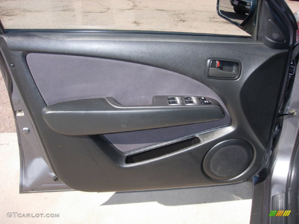 2005 Outlander LS AWD - Graphite Gray / Charcoal photo #21