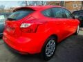 Race Red - Focus SE 5-Door Photo No. 6