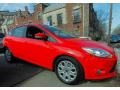 Race Red - Focus SE 5-Door Photo No. 10