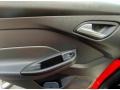 Race Red - Focus SE 5-Door Photo No. 16