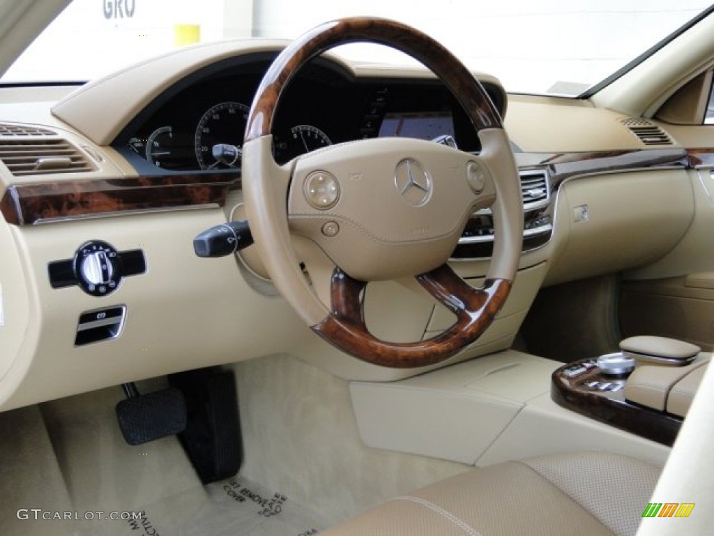 2009 Mercedes-Benz S 550 Sedan Savanna/Cashmere Dashboard Photo #91406881