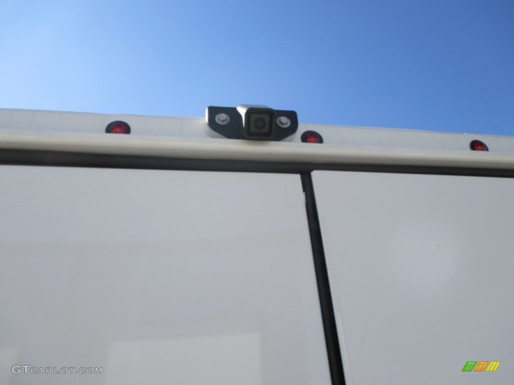 2014 Savana Cutaway 3500 Commercial Utility Truck - Summit White / Medium Pewter photo #24
