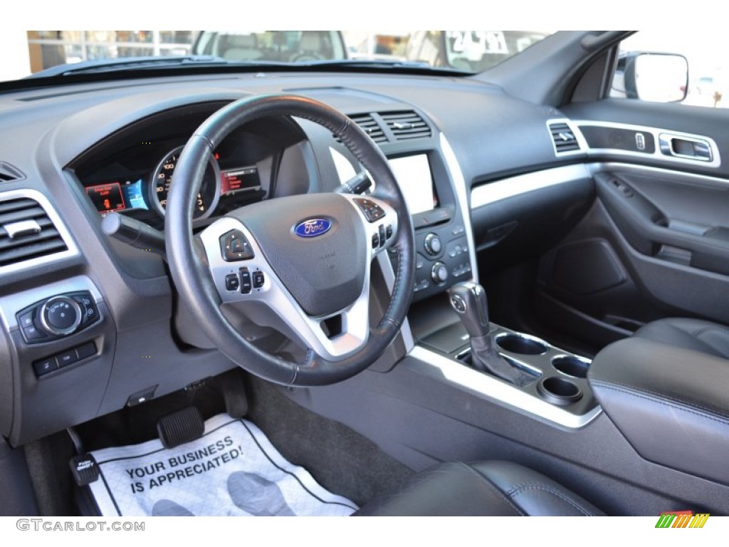 2011 Ford Explorer XLT Charcoal Black Dashboard Photo #91414784