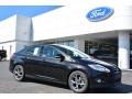 Tuxedo Black - Focus SE Sedan Photo No. 1