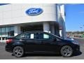 Tuxedo Black - Focus SE Sedan Photo No. 2