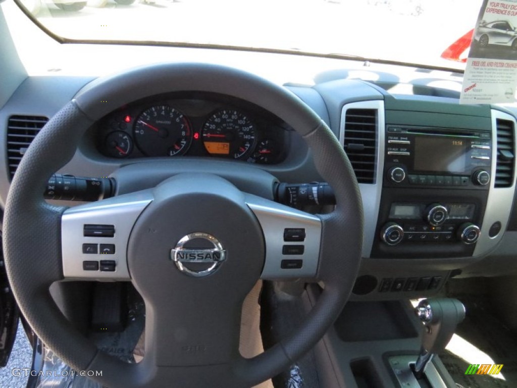 2014 Nissan Frontier SV Crew Cab Dashboard Photos