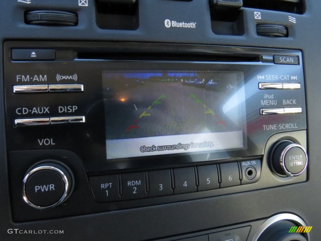 2014 LEAF S - Glacier White / Black photo #15