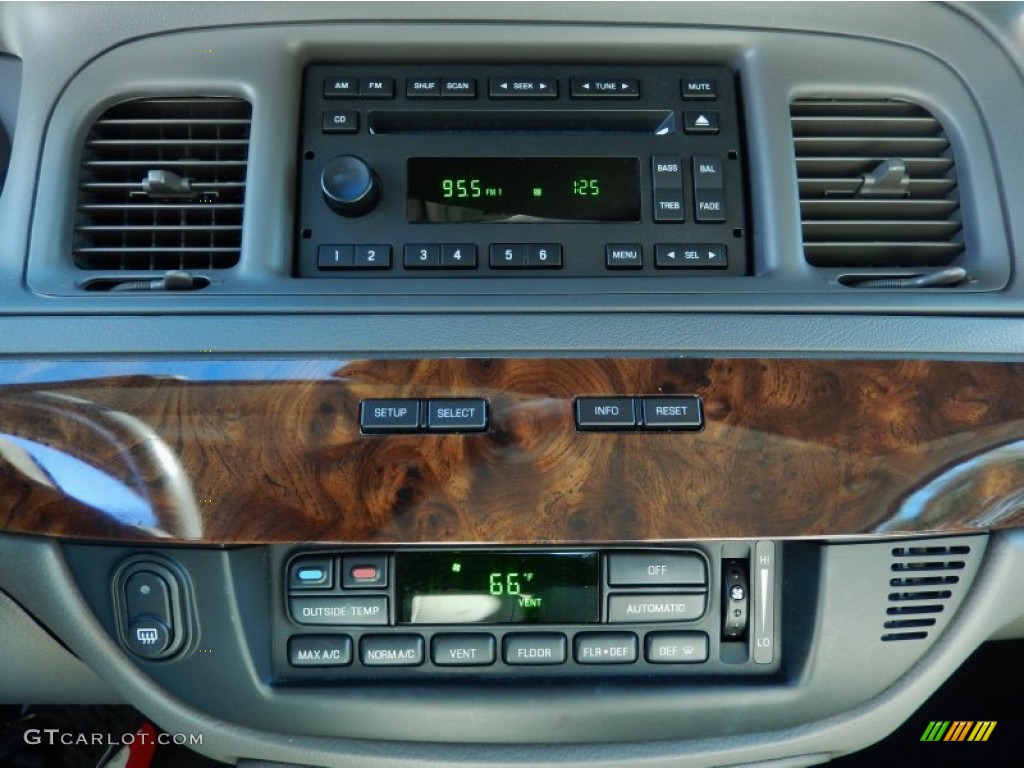 2007 Mercury Grand Marquis LS Controls Photo #91428215