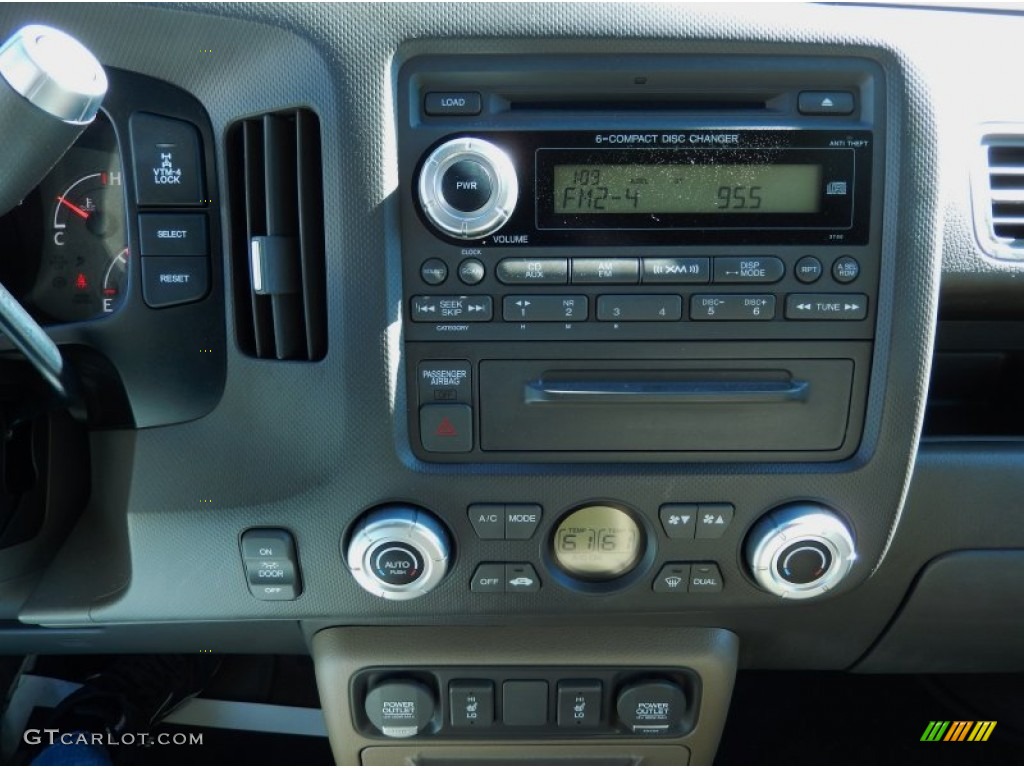 2008 Honda Ridgeline RTL Controls Photo #91428917