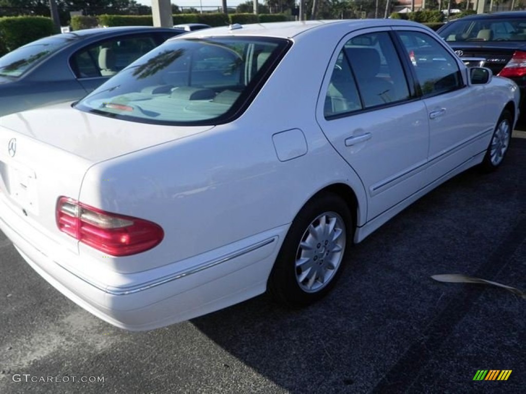 2000 E 320 Sedan - Glacier White / Charcoal photo #3