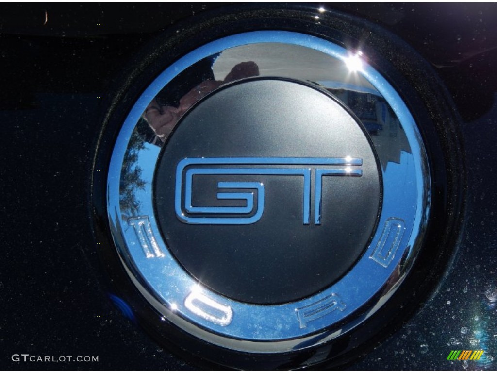 2014 Ford Mustang GT Convertible Marks and Logos Photos