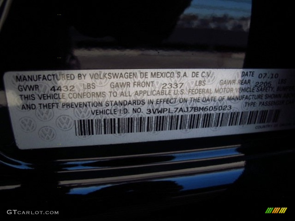 2011 Jetta TDI SportWagen - Black / Titan Black photo #31