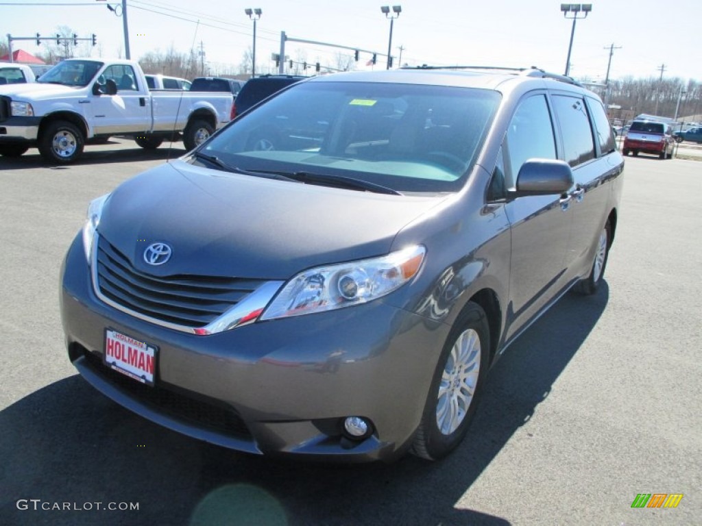 2011 Sienna XLE - Predawn Gray Mica / Bisque photo #3