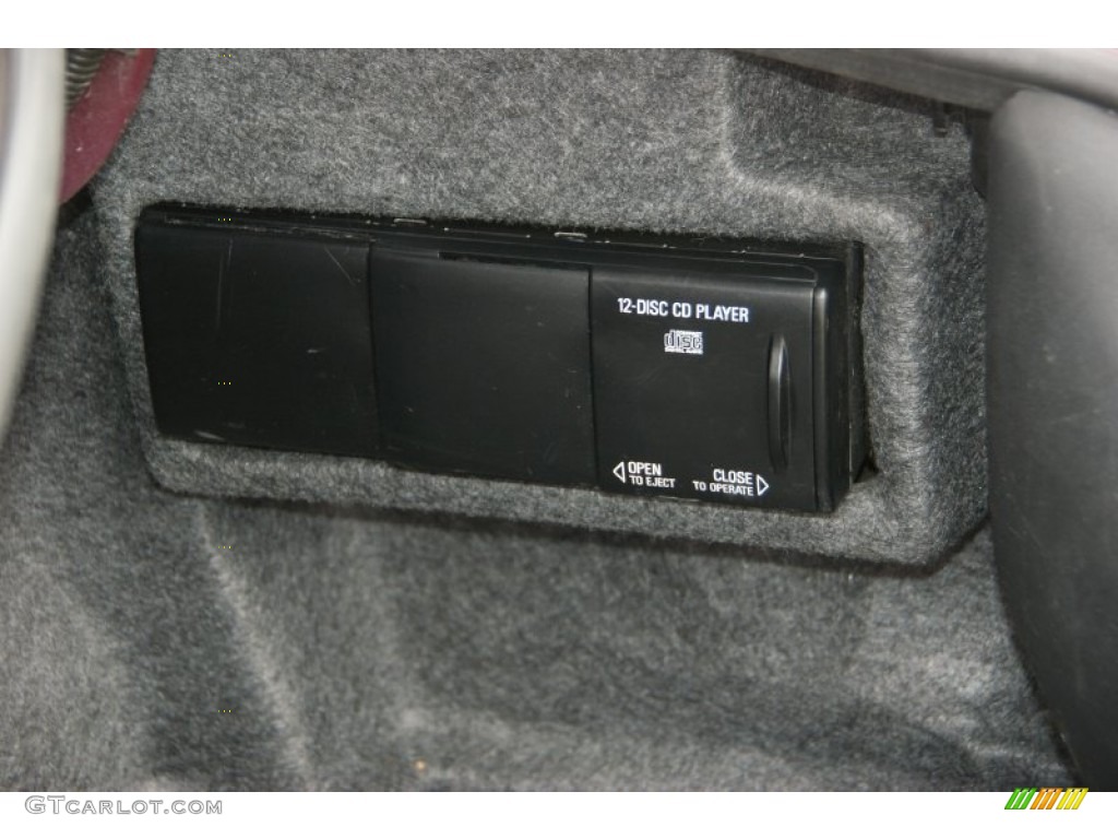 2003 Oldsmobile Aurora 4.0 Controls Photo #91456686