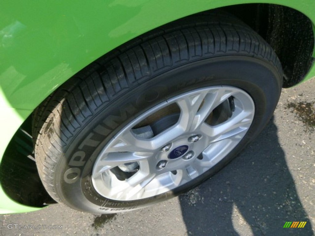 2014 Fiesta SE Sedan - Green Envy / Medium Light Stone photo #7