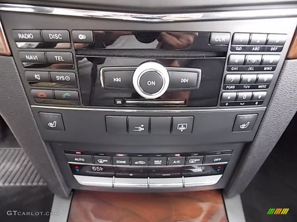2010 Mercedes-Benz E 350 Coupe Controls Photos
