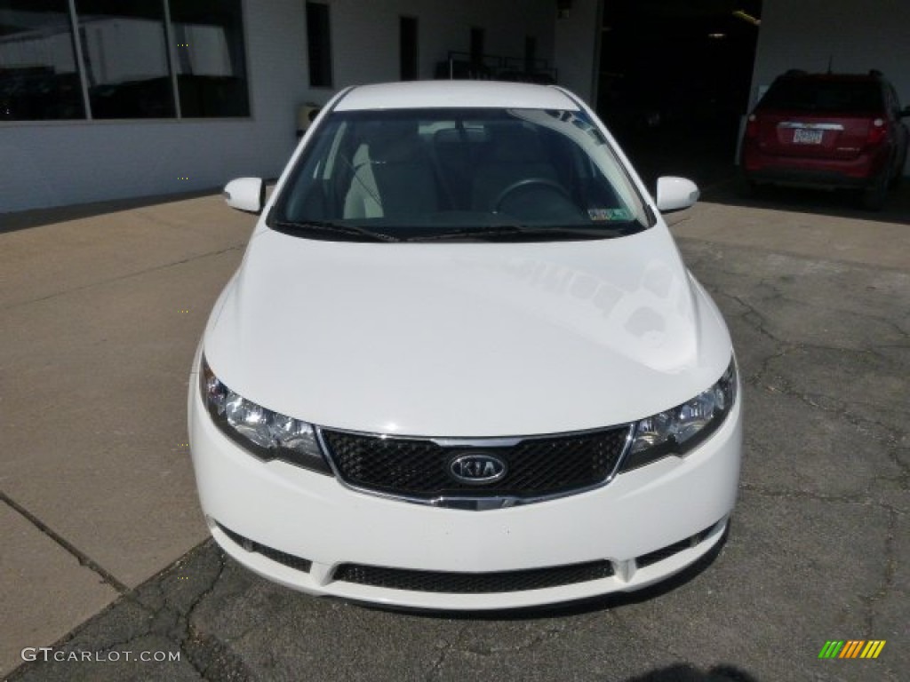 2010 Forte EX - Clear White / Coffee photo #3