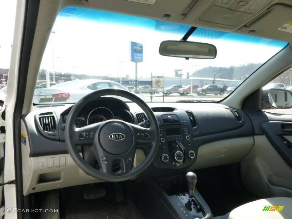 2010 Forte EX - Clear White / Coffee photo #14