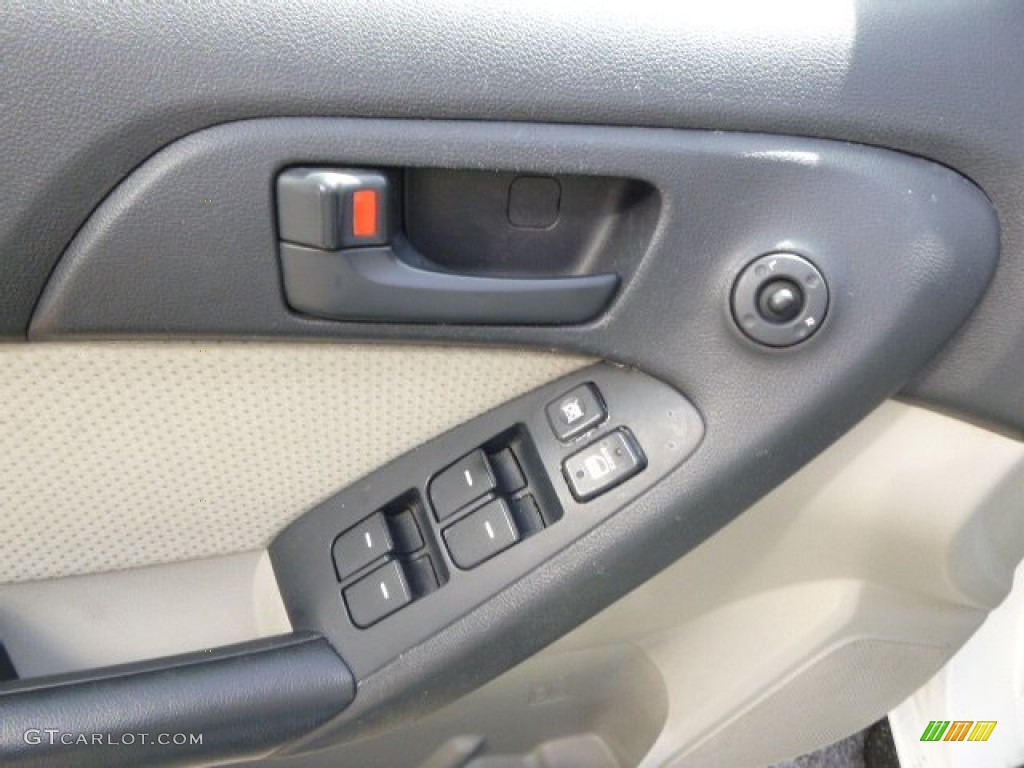 2010 Forte EX - Clear White / Coffee photo #15